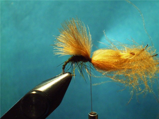 BWO TWISTED HACKLE EMERGER