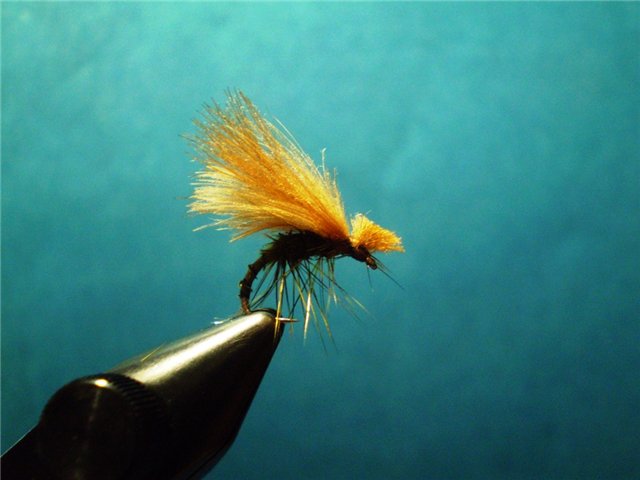 BWO TWISTED HACKLE EMERGER