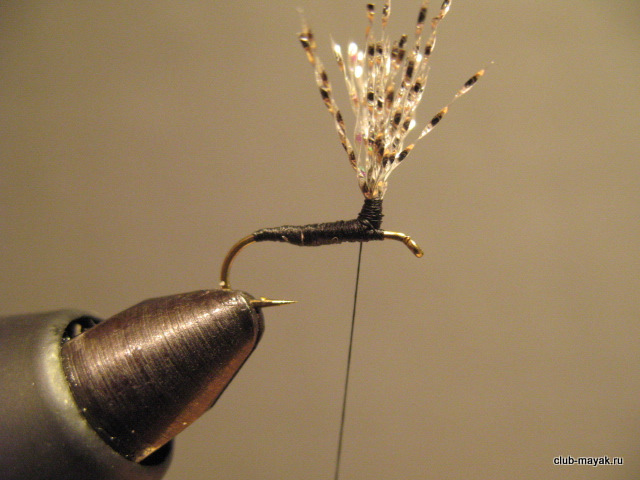 Сухая мушка Bloody Midge