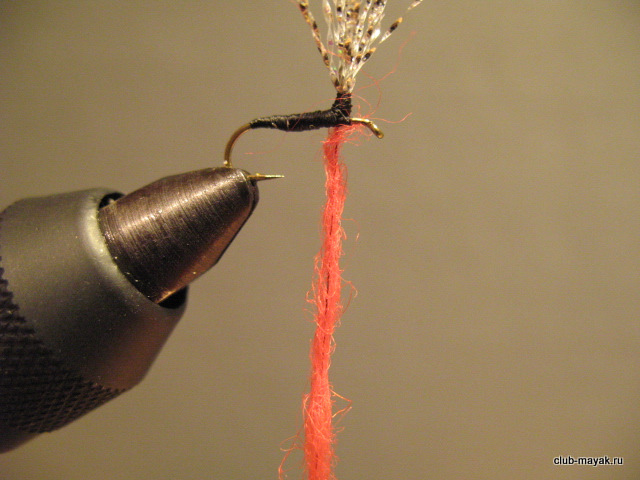 Сухая мушка Bloody Midge