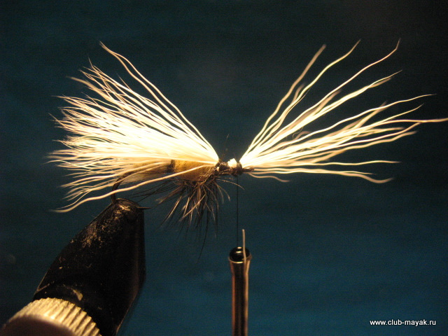 сухая мушка Chuk`s October Caddis