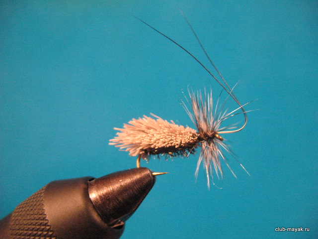 Сухая мушка Goddard Caddis