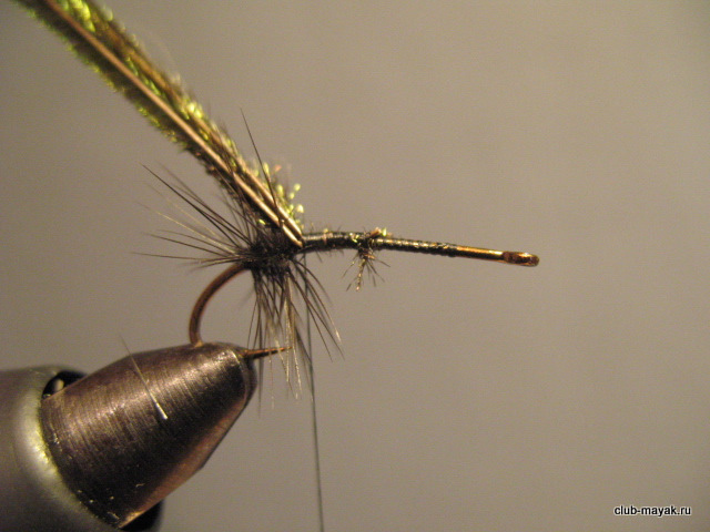 Сухая мушка Hot Spot Midge 