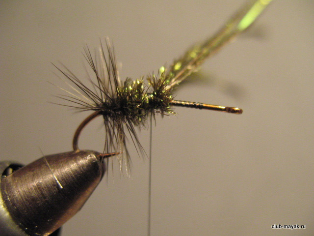 Сухая мушка Hot Spot Midge 