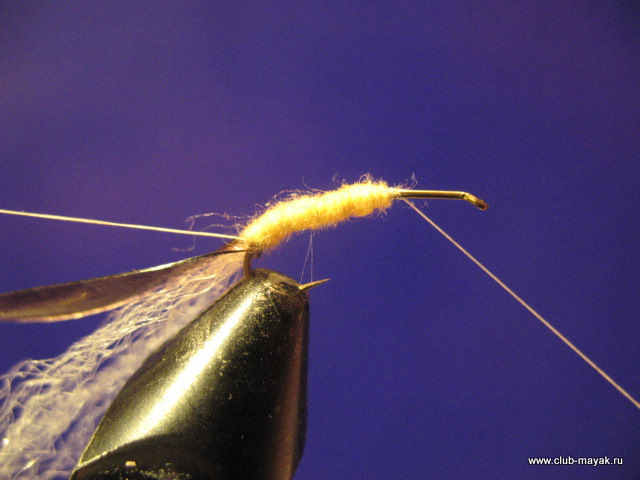 Мокрая мушка Umbrella Gnat Emerger