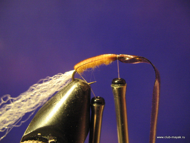 Мокрая мушка Umbrella Gnat Emerger