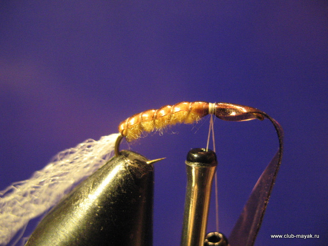 Мокрая мушка Umbrella Gnat Emerger