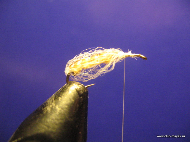 Мокрая мушка Umbrella Gnat Emerger
