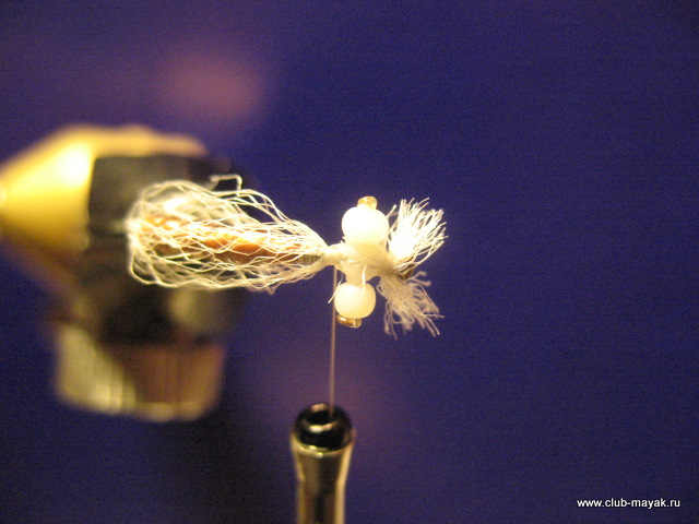 Мокрая мушка Umbrella Gnat Emerger